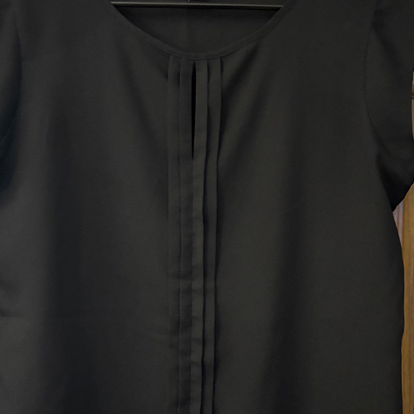 The Limited Classic Black Sleeveless Blouse - Picture 4 of 8